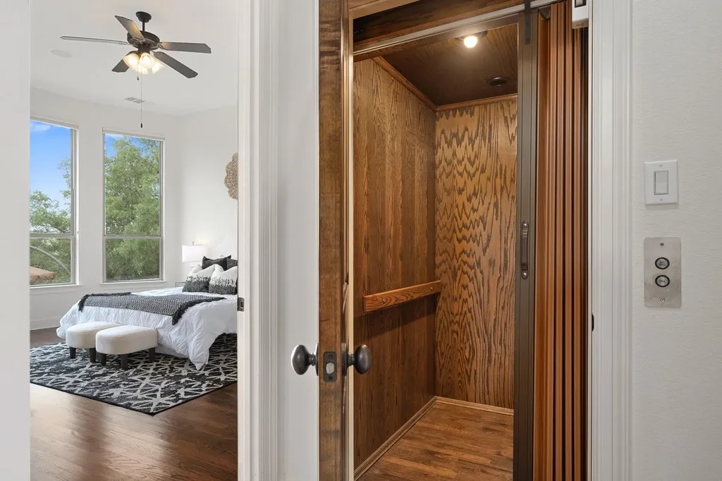 624 Santaluz Path Austin TX 78732