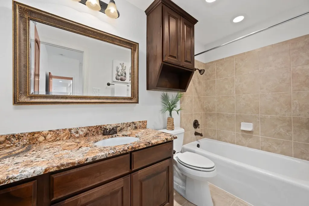 624 Santaluz Path Austin TX 78732