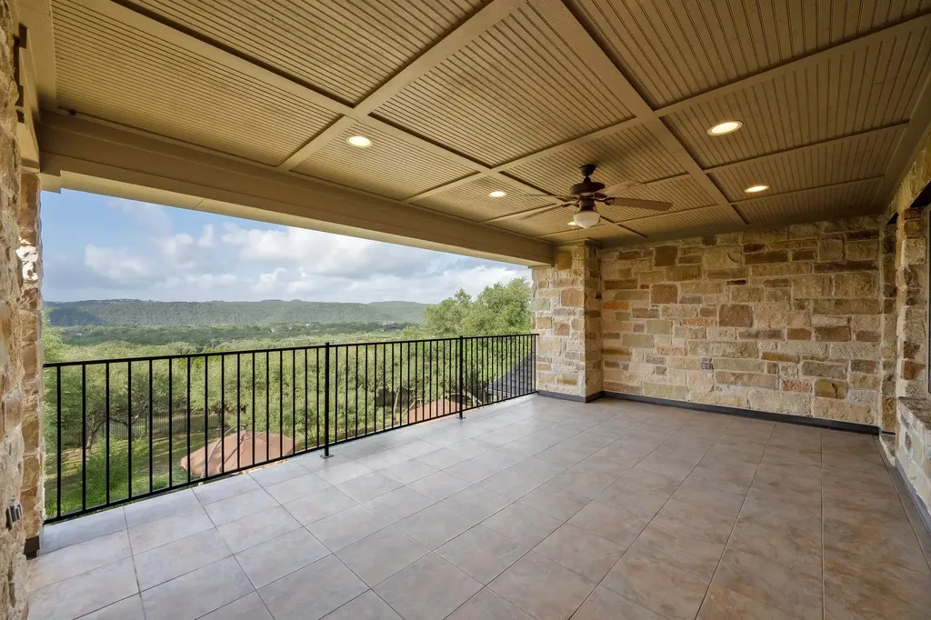 624 Santaluz Path Austin TX 78732