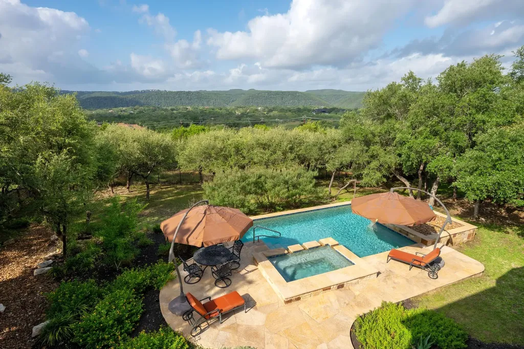 624 Santaluz Path Austin TX 78732