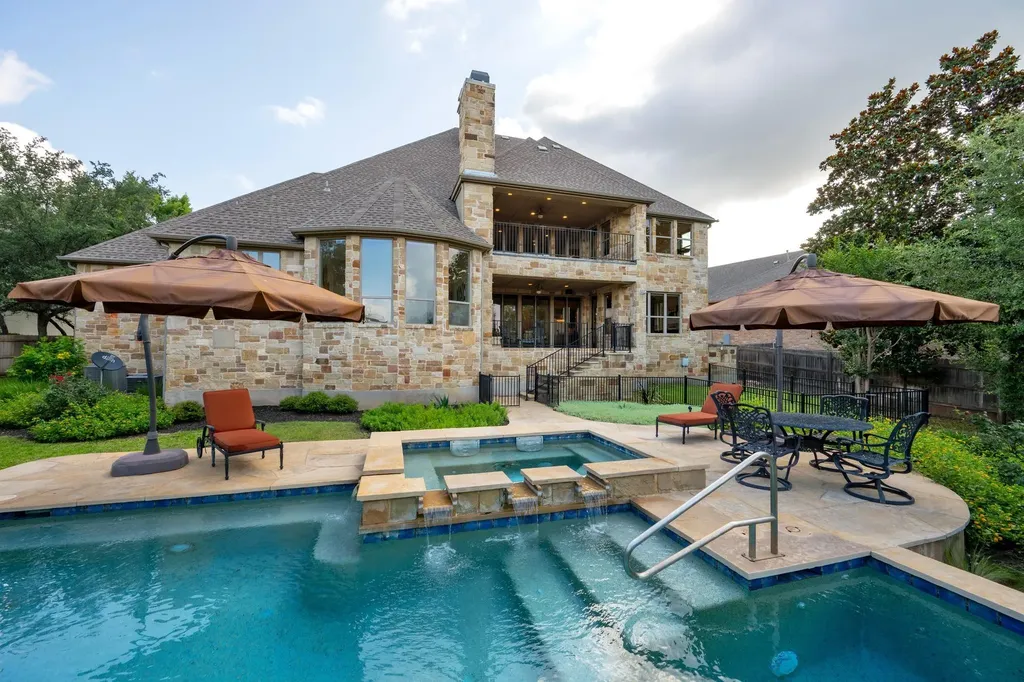 624 Santaluz Path Austin TX 78732