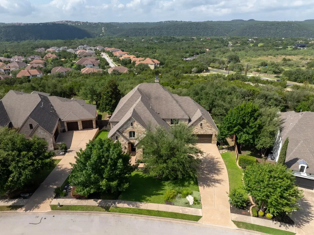 624 Santaluz Path Austin TX 78732