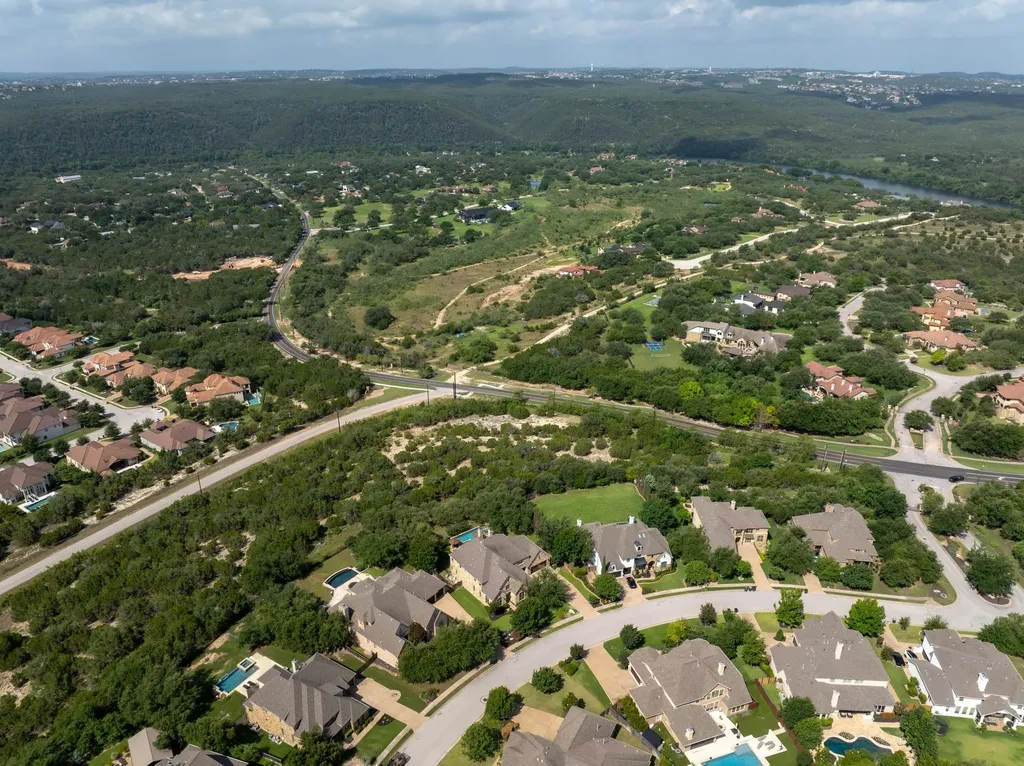624 Santaluz Path Austin TX 78732