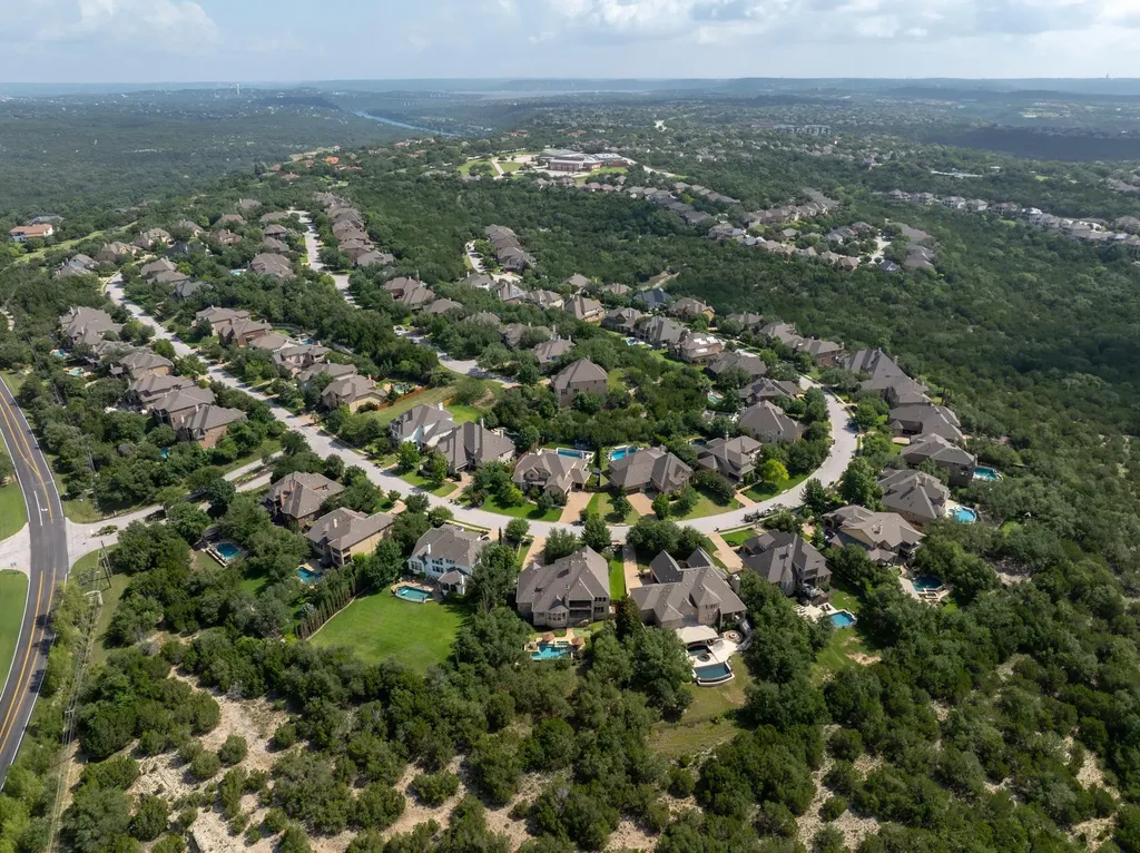 624 Santaluz Path Austin TX 78732