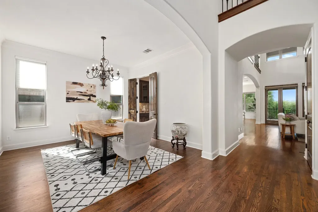 624 Santaluz Path Austin TX 78732