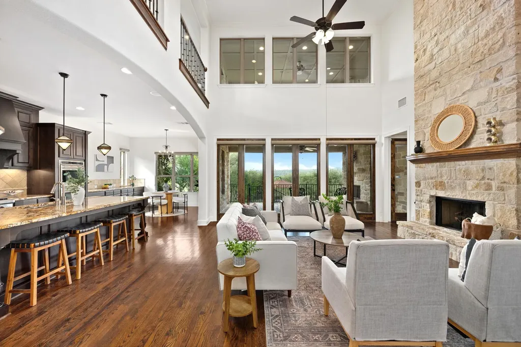624 Santaluz Path Austin TX 78732