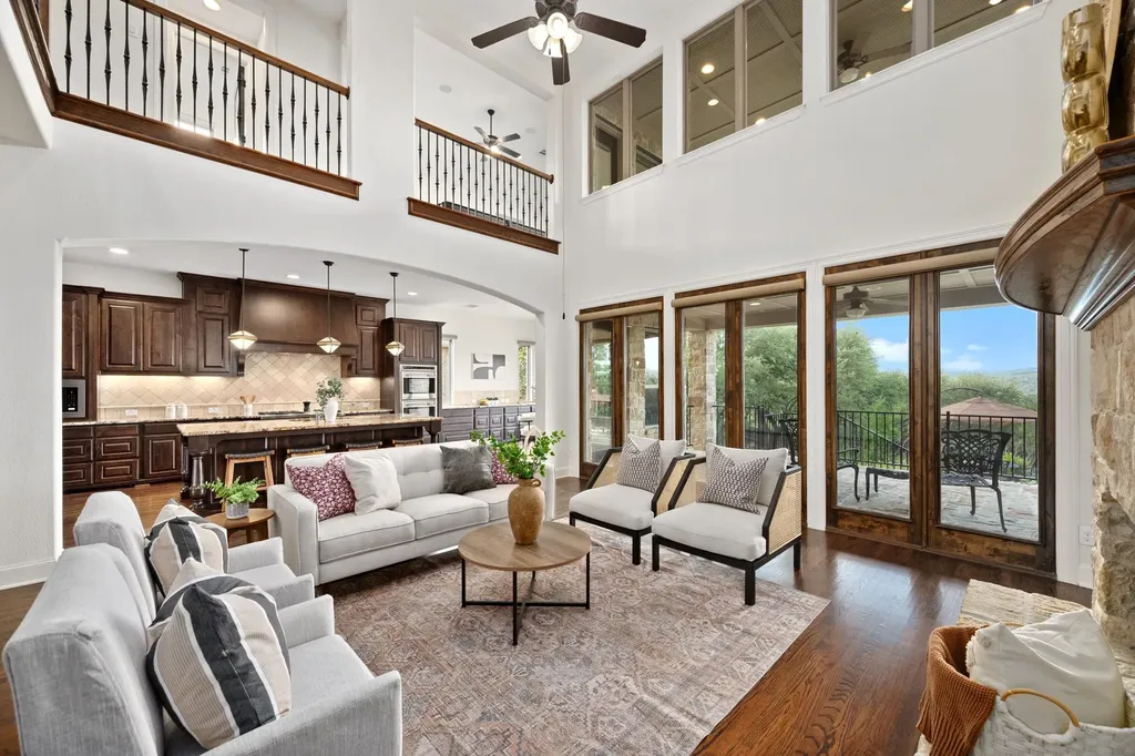 624 Santaluz Path Austin TX 78732