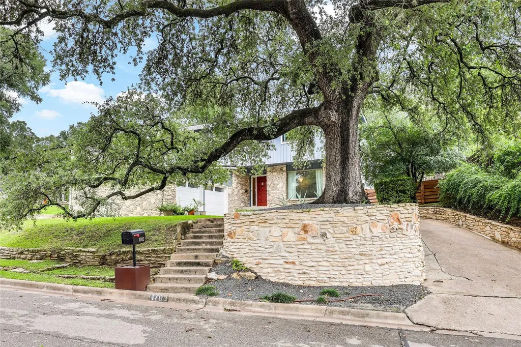 1703 Fawn Drive Austin TX 78741