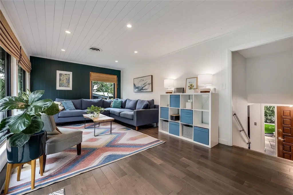 1703 Fawn Drive Austin TX 78741