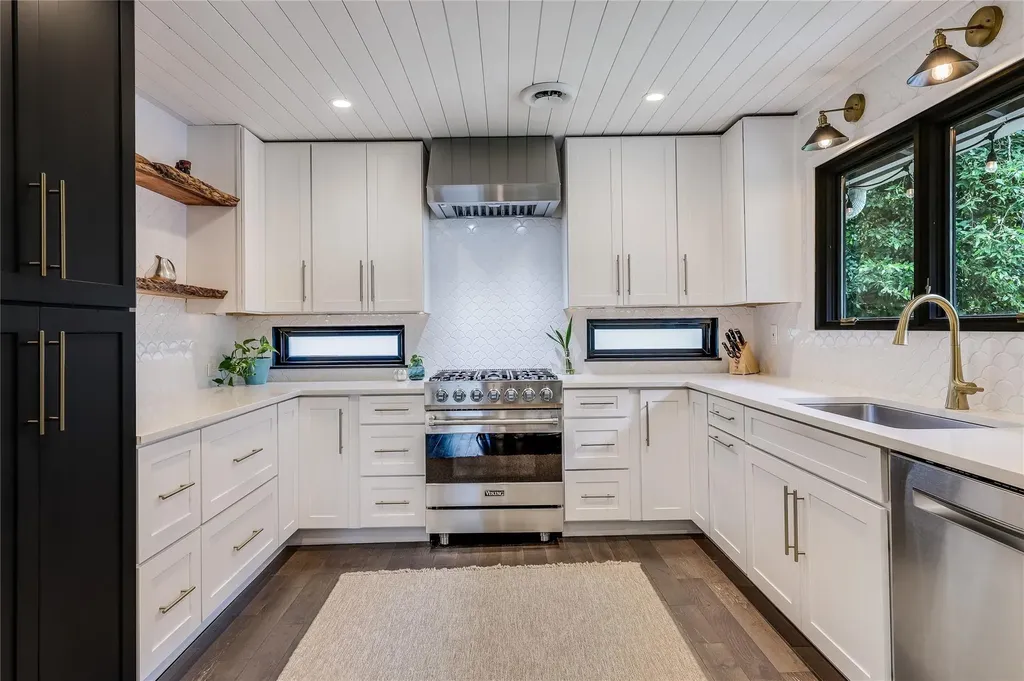 1703 Fawn Drive Austin TX 78741