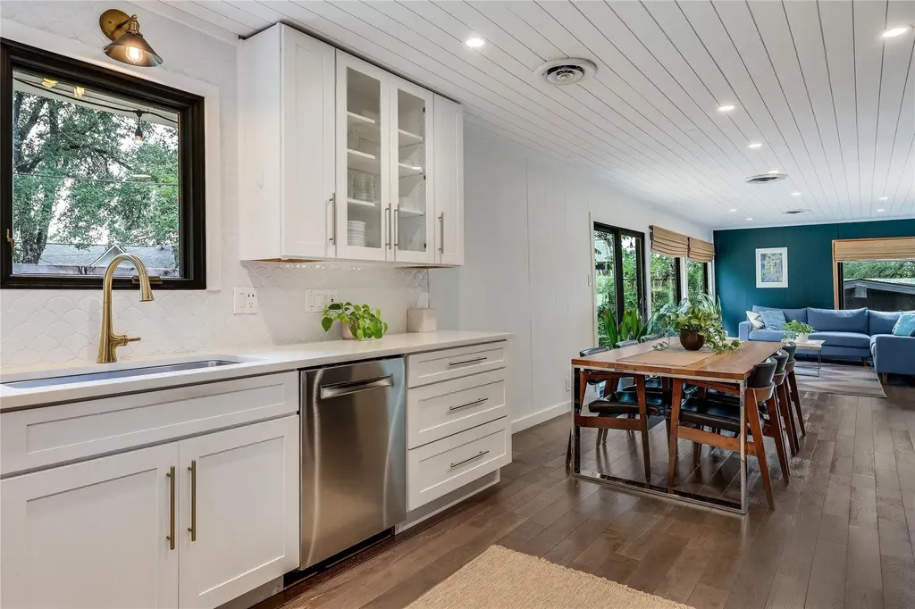 1703 Fawn Drive Austin TX 78741
