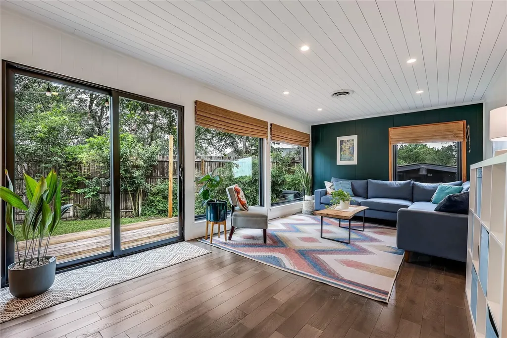 1703 Fawn Drive Austin TX 78741