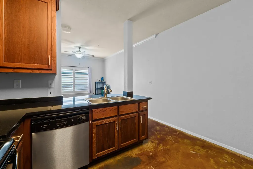 910 W 25th Street Austin TX 78705