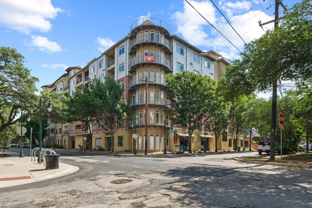 910 W 25th Street Austin TX 78705