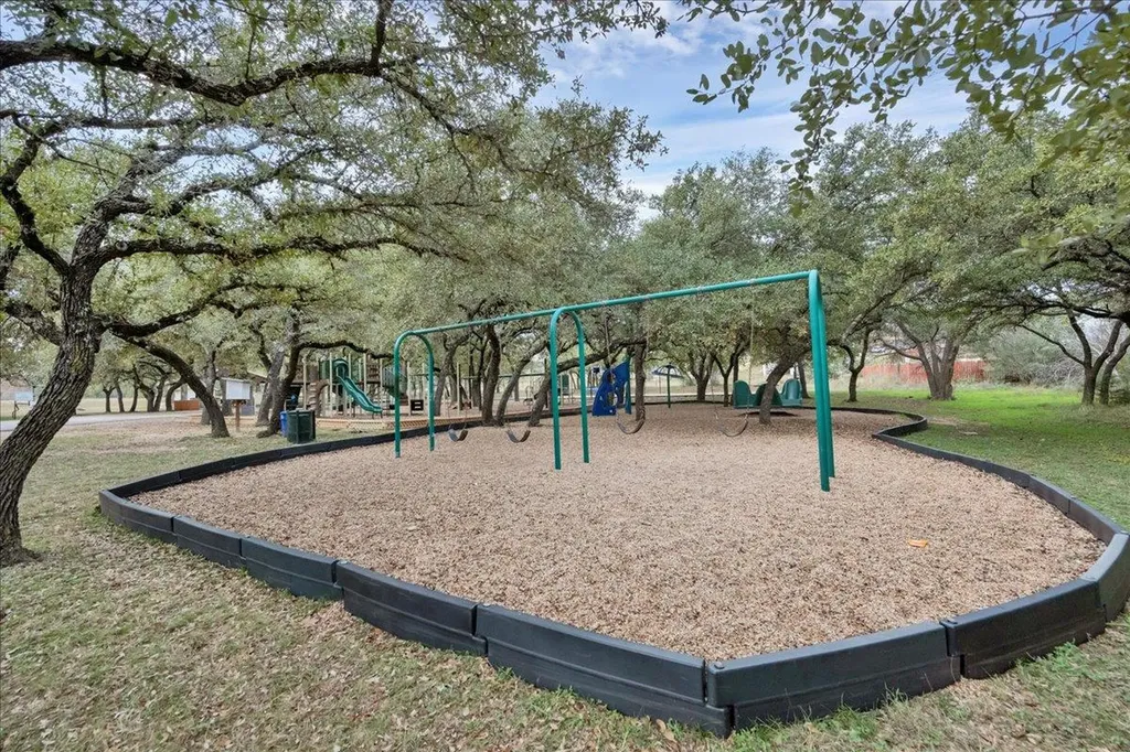312 Alloway Drive Spicewood TX 78669