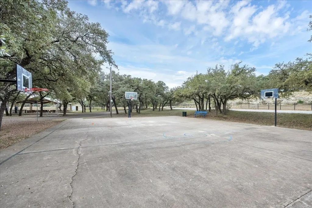 312 Alloway Drive Spicewood TX 78669