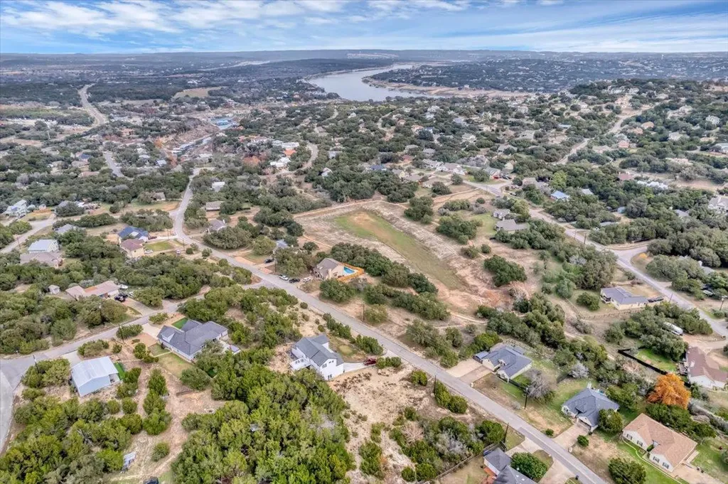 312 Alloway Drive Spicewood TX 78669