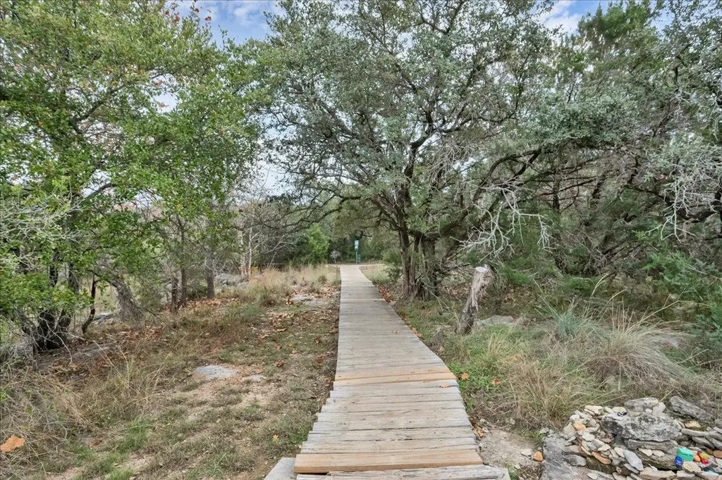 312 Alloway Drive Spicewood TX 78669