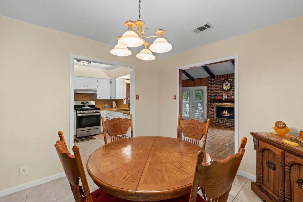 716 Buckingham Place Austin TX 78745