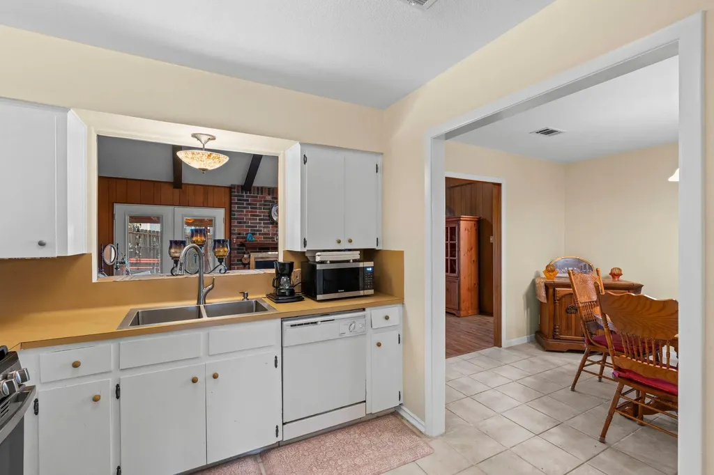 716 Buckingham Place Austin TX 78745