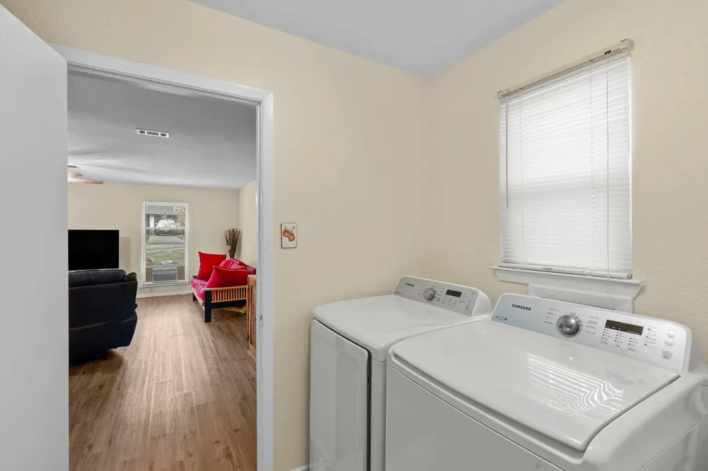 716 Buckingham Place Austin TX 78745
