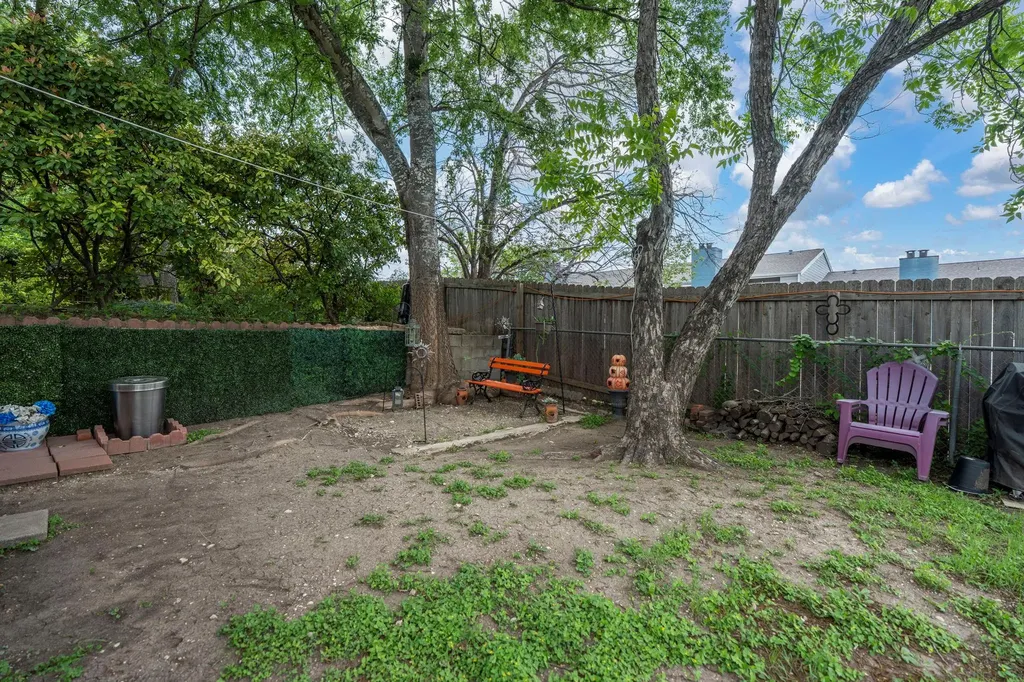 716 Buckingham Place Austin TX 78745