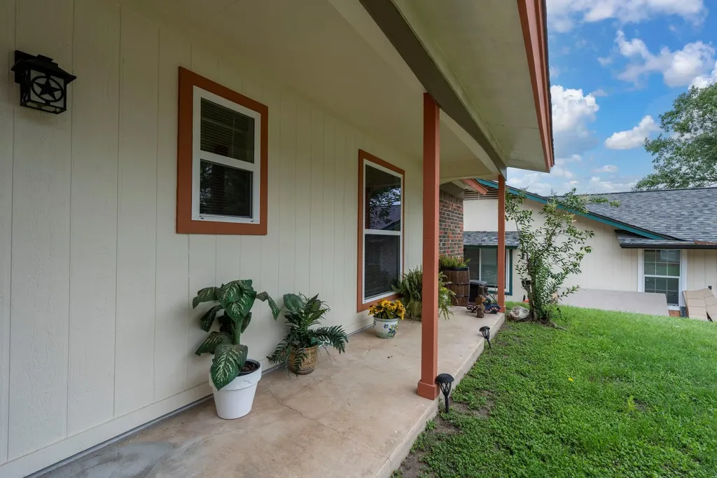 716 Buckingham Place Austin TX 78745