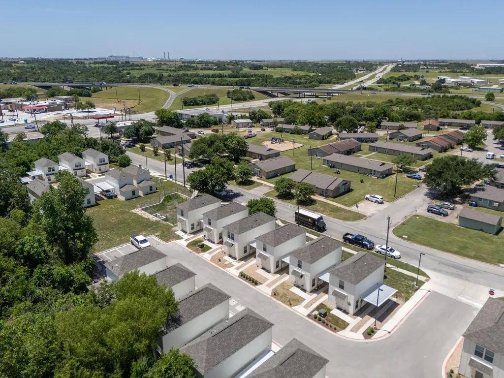350 Debus Drive Taylor TX 76574