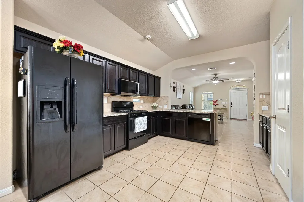 1405 Bess Cove Leander TX 78641