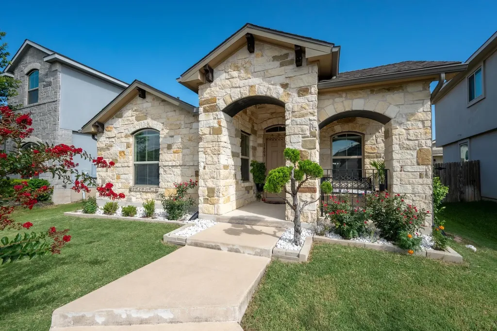 1405 Bess Cove Leander TX 78641