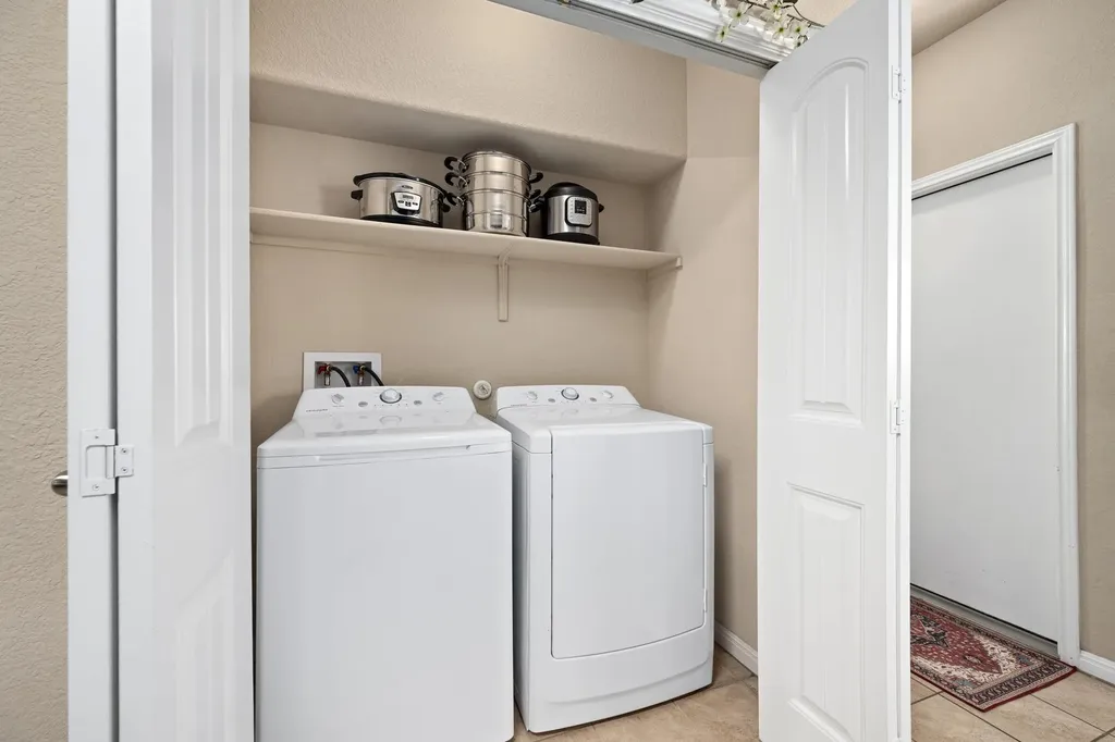 1405 Bess Cove Leander TX 78641