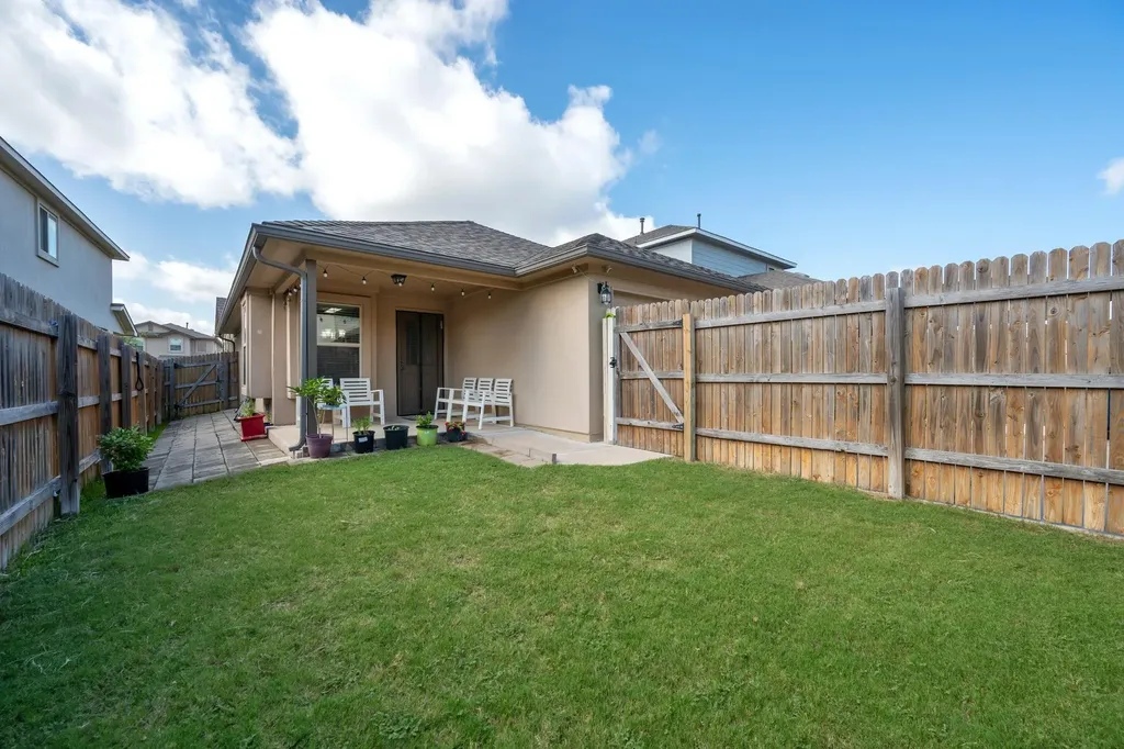 1405 Bess Cove Leander TX 78641