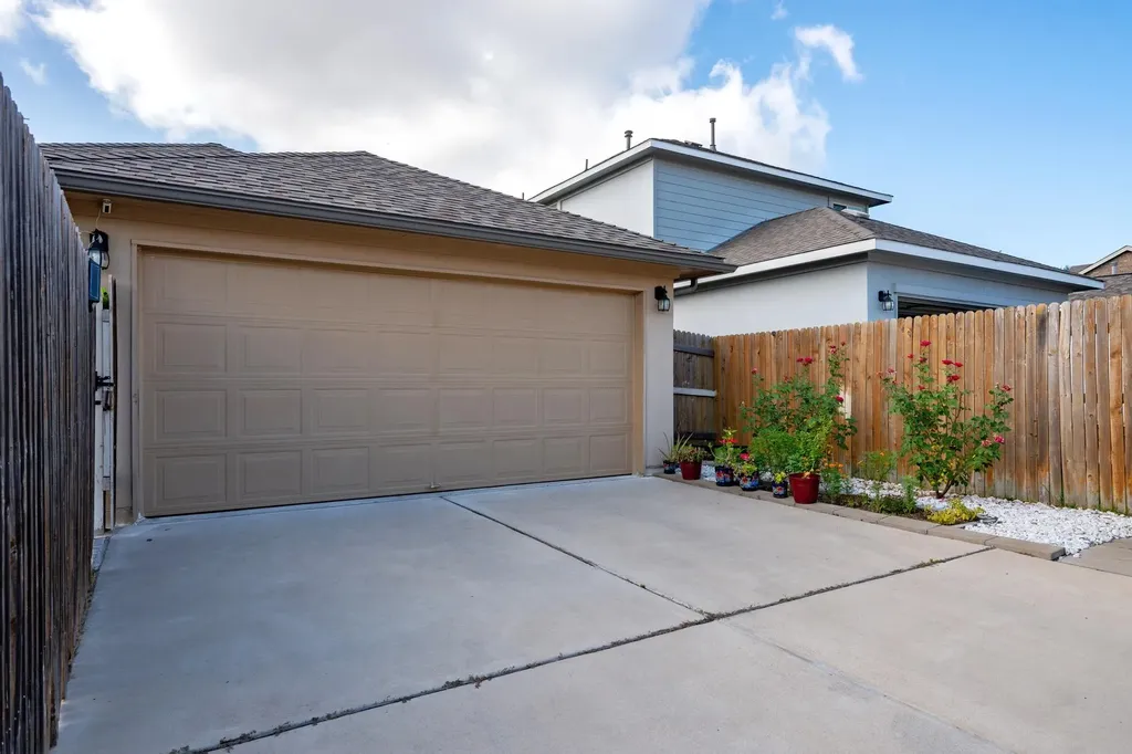 1405 Bess Cove Leander TX 78641