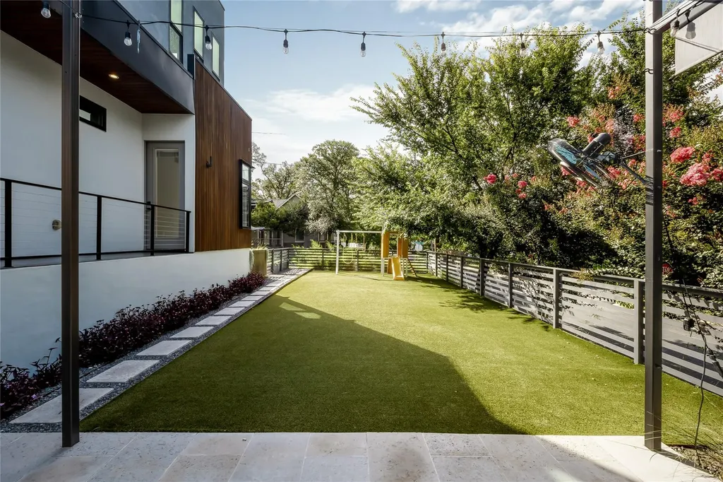 2200 De Verne Street Austin TX 78704