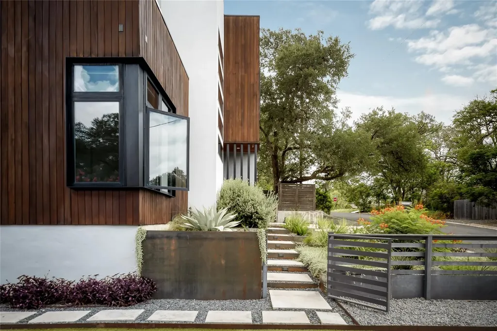 2200 De Verne Street Austin TX 78704
