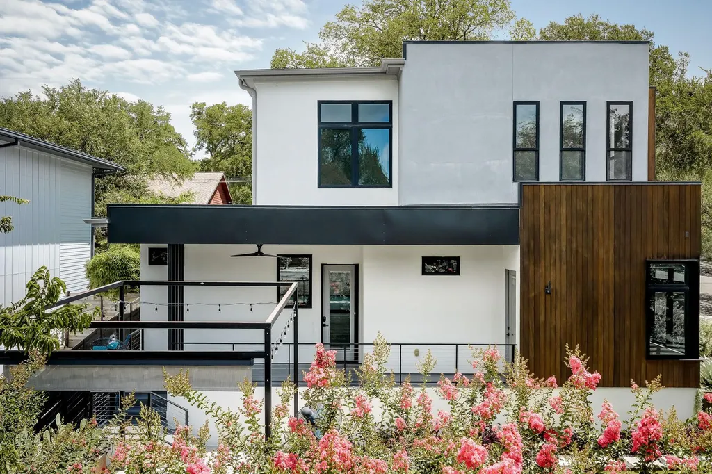 2200 De Verne Street Austin TX 78704