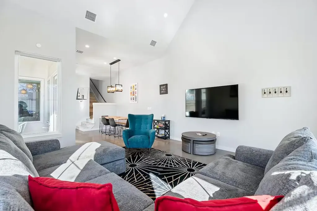4314 Jinx Avenue Austin TX 78745