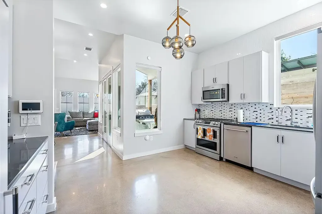 4314 Jinx Avenue Austin TX 78745
