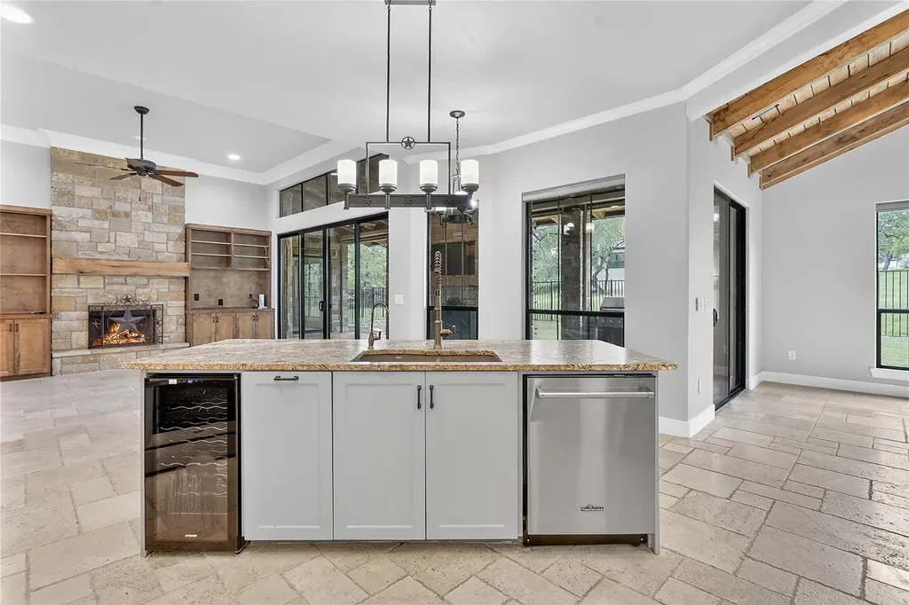 101 Fox Fur Horseshoe Bay TX 78657