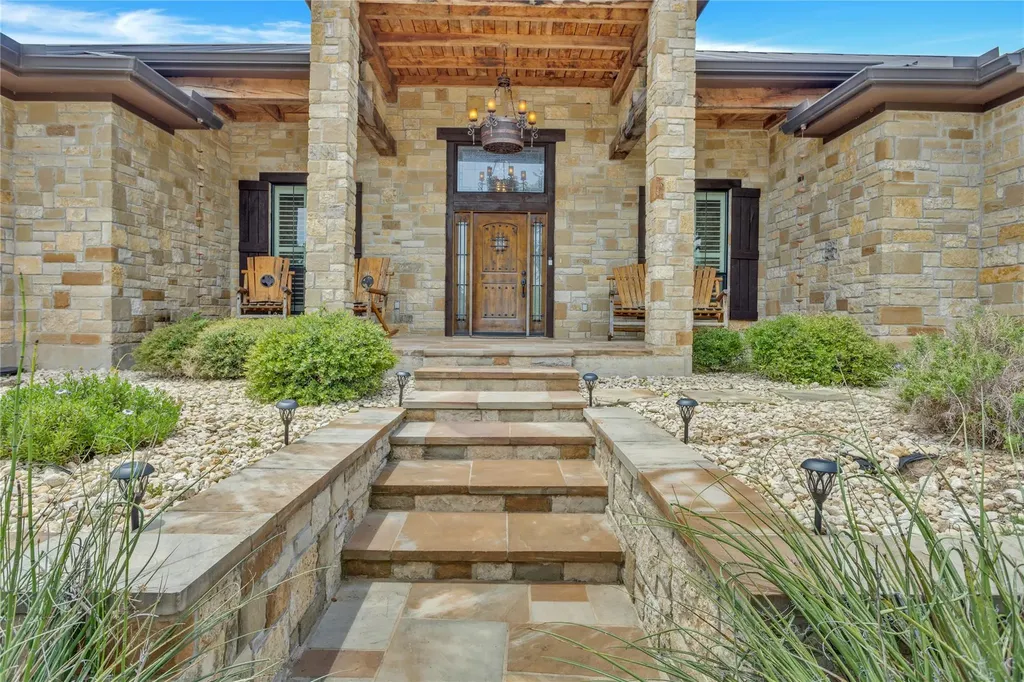 101 Fox Fur Horseshoe Bay TX 78657