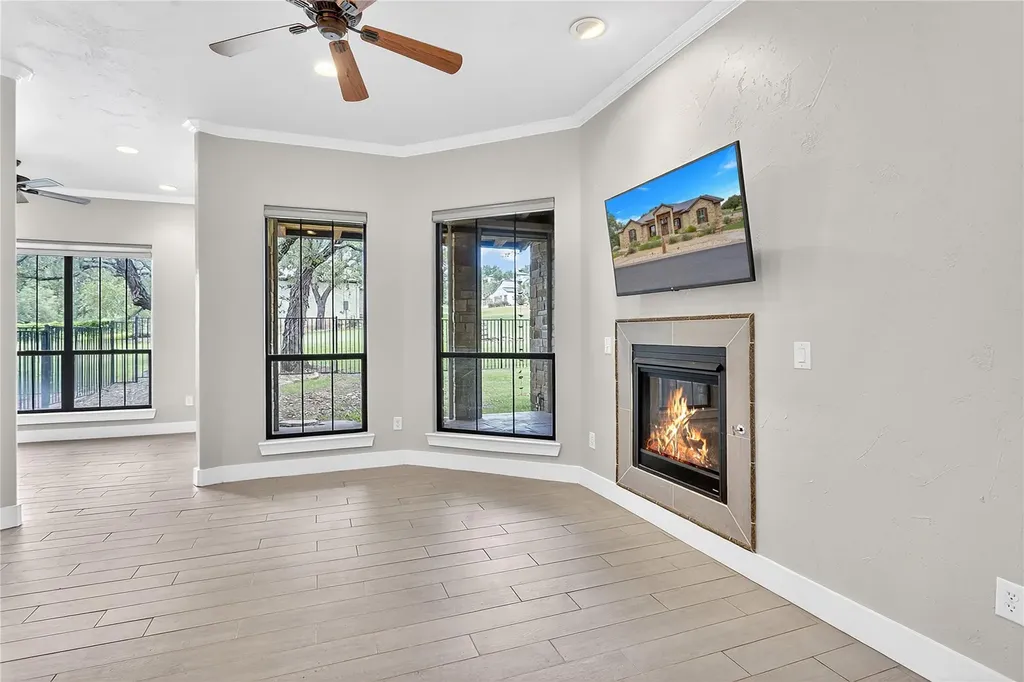 101 Fox Fur Horseshoe Bay TX 78657