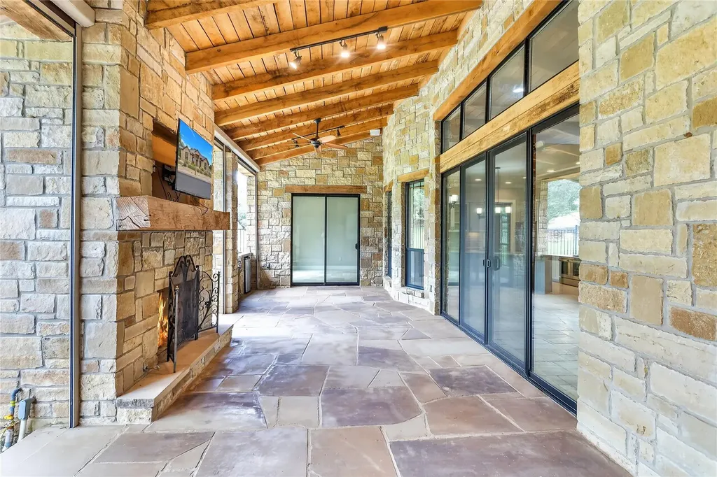 101 Fox Fur Horseshoe Bay TX 78657