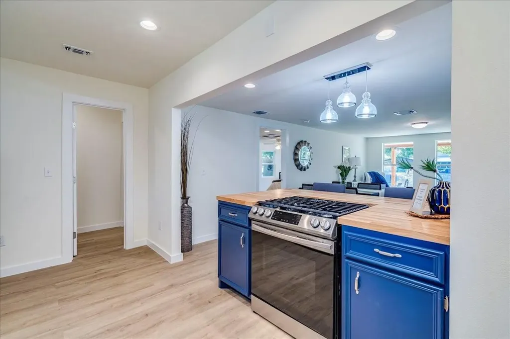 1120 Spur Street Austin TX 78721