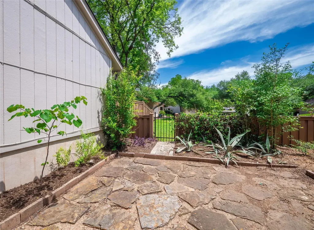 8350 Summerwood Drive Austin TX 78759
