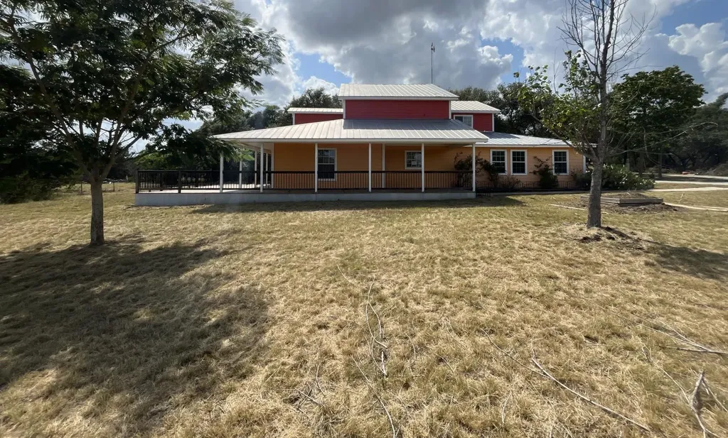 524 Rangeland Road Blanco TX 78606