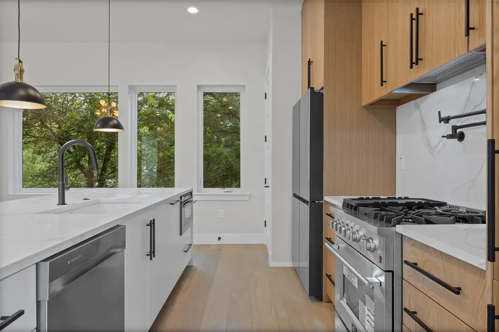 100 W Odell Street Austin TX 78752