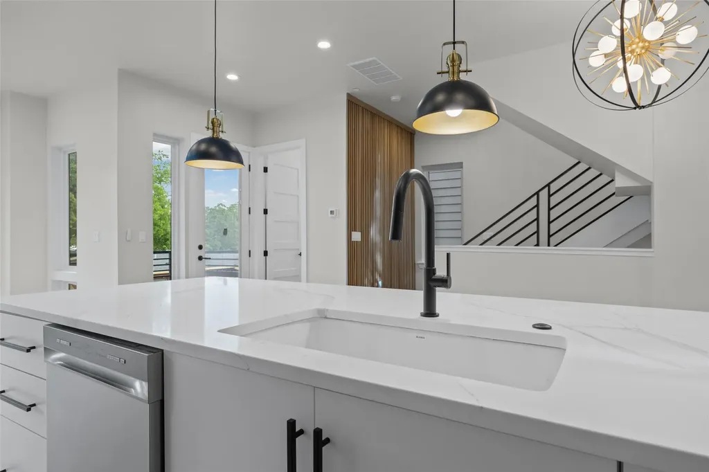 100 W Odell Street Austin TX 78752