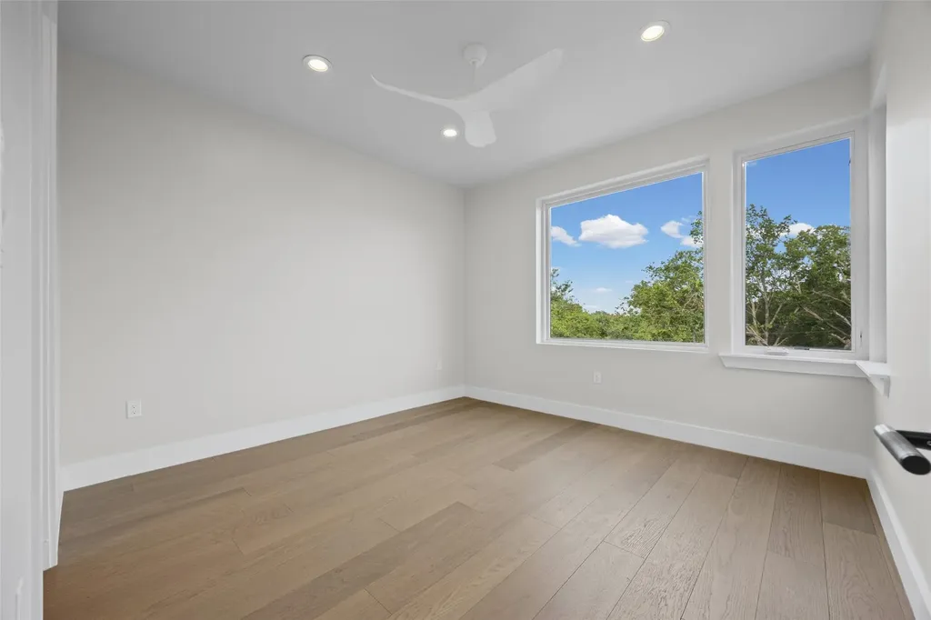 100 W Odell Street Austin TX 78752