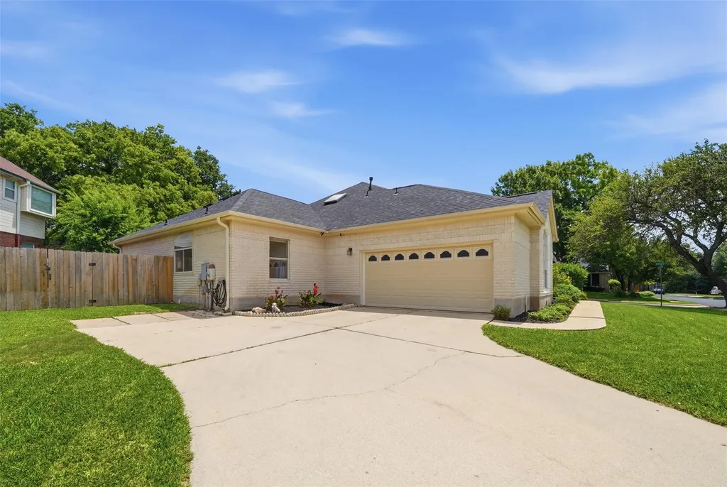 4022 Honey Bear Loop Round Rock TX 78681