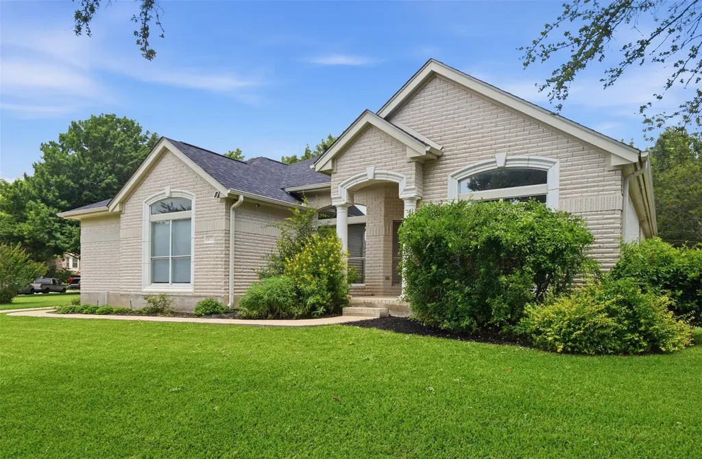4022 Honey Bear Loop Round Rock TX 78681
